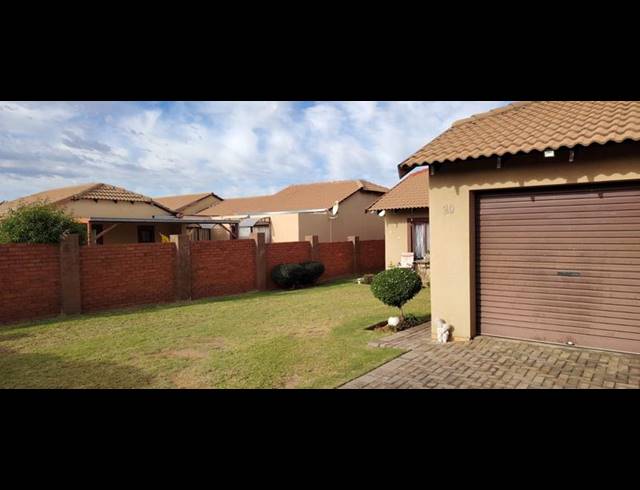 2 BEDROOM TOWNHOUSE FOR SALE IN ELEADAH